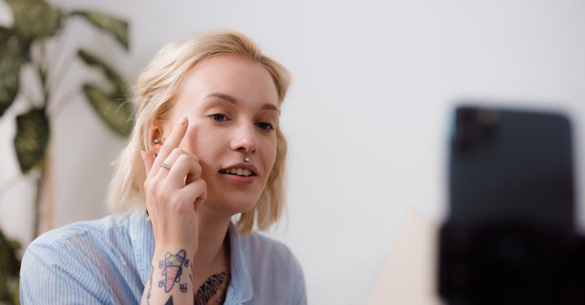 Graficzny eyeliner krok po kroku: śmiałe linie, które robią efekt WOW