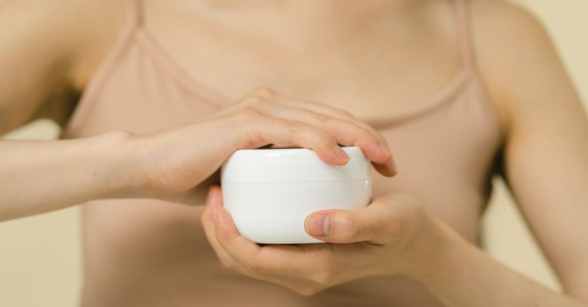 Otul ciało aksamitną miękkością: masło shea w kremach, które naprawdę działają