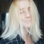 Blond w formie: olejowe rytuały, które karmią rozjaśniane włosy i przywracają blask